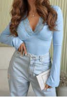 Bluză longsleeve z dekoltem i koronką Subtle Touch albastru azuriu