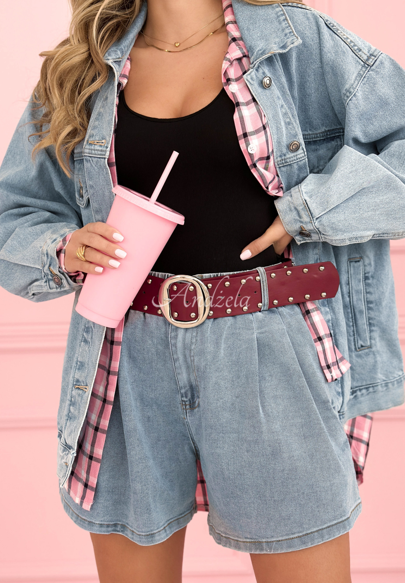 Pantaloni scurți cu craci largi și curea Finally Hot