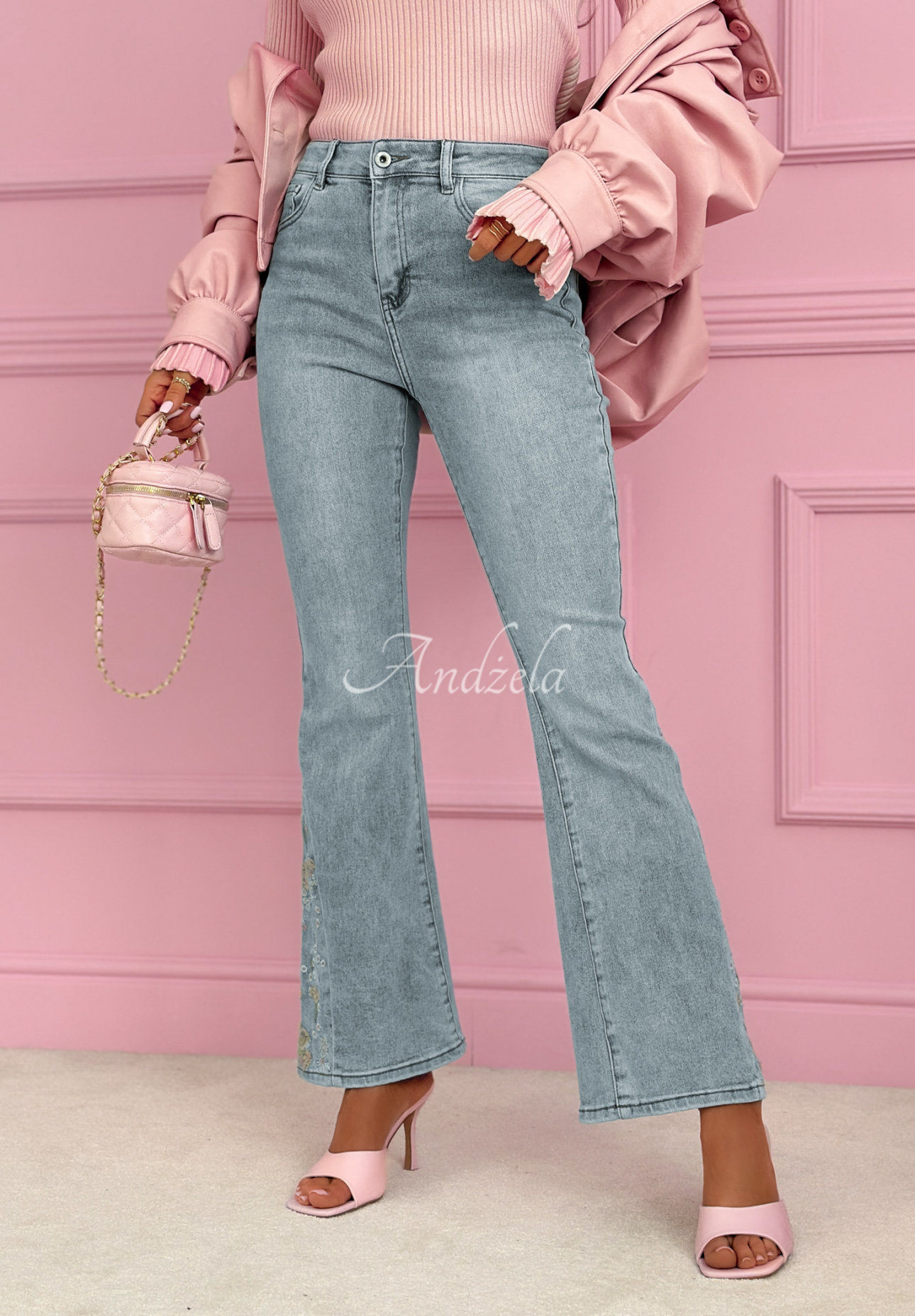 Blugi evazați cu broderii Nerelle