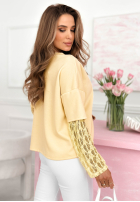Hanorac z koronkowymi rękawami i serduszkiem Addison galben