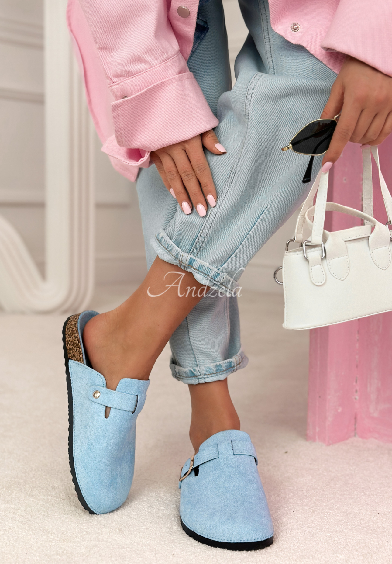 Șlapi tip sabo din piele întoarsă cu baretă Madison