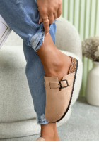 zamszowe chodaki z paskiem Madison negre