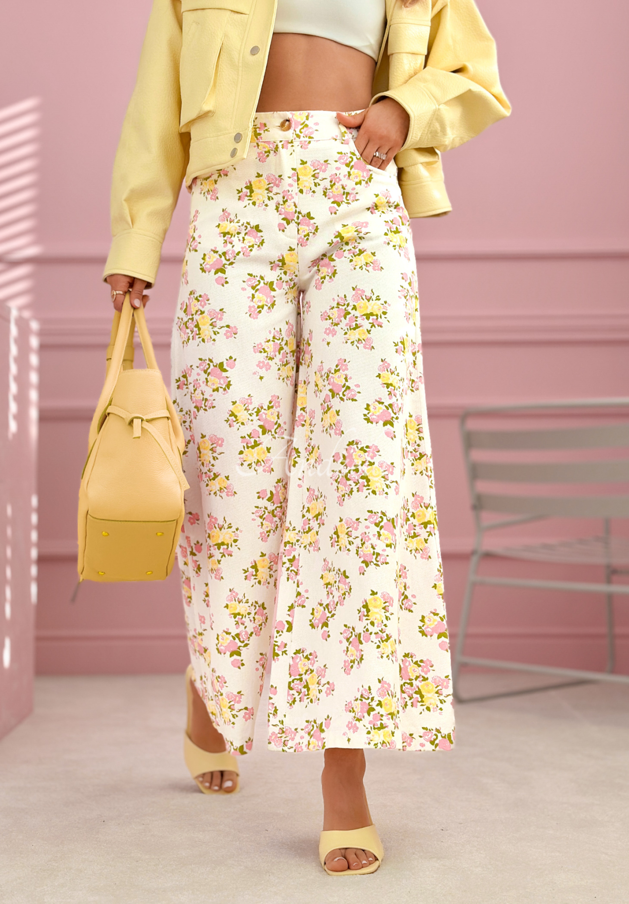 Pantaloni din denim evazați cu flori Flower Vibes