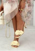 Skórzane Șlapi na szpilce z kwiatami Faina roz pudră