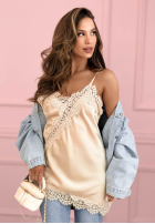 Satynowy Top  z koronką i asymetrycznym dołem Seductive Lace de culoarea vaniliei