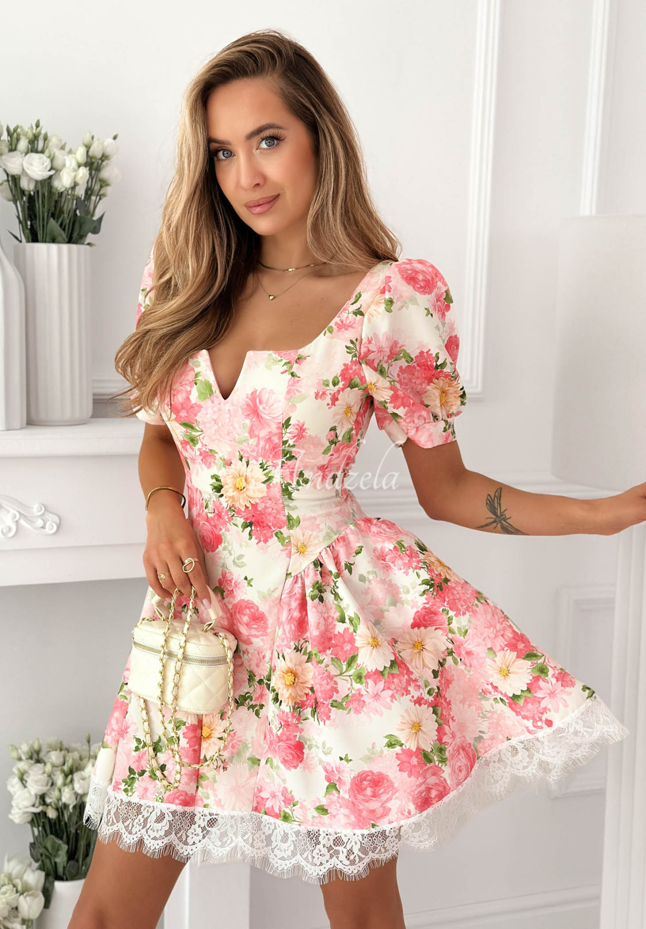 Rochie cu imprimeu floral cu mâneci bufante și dantelă Clementine