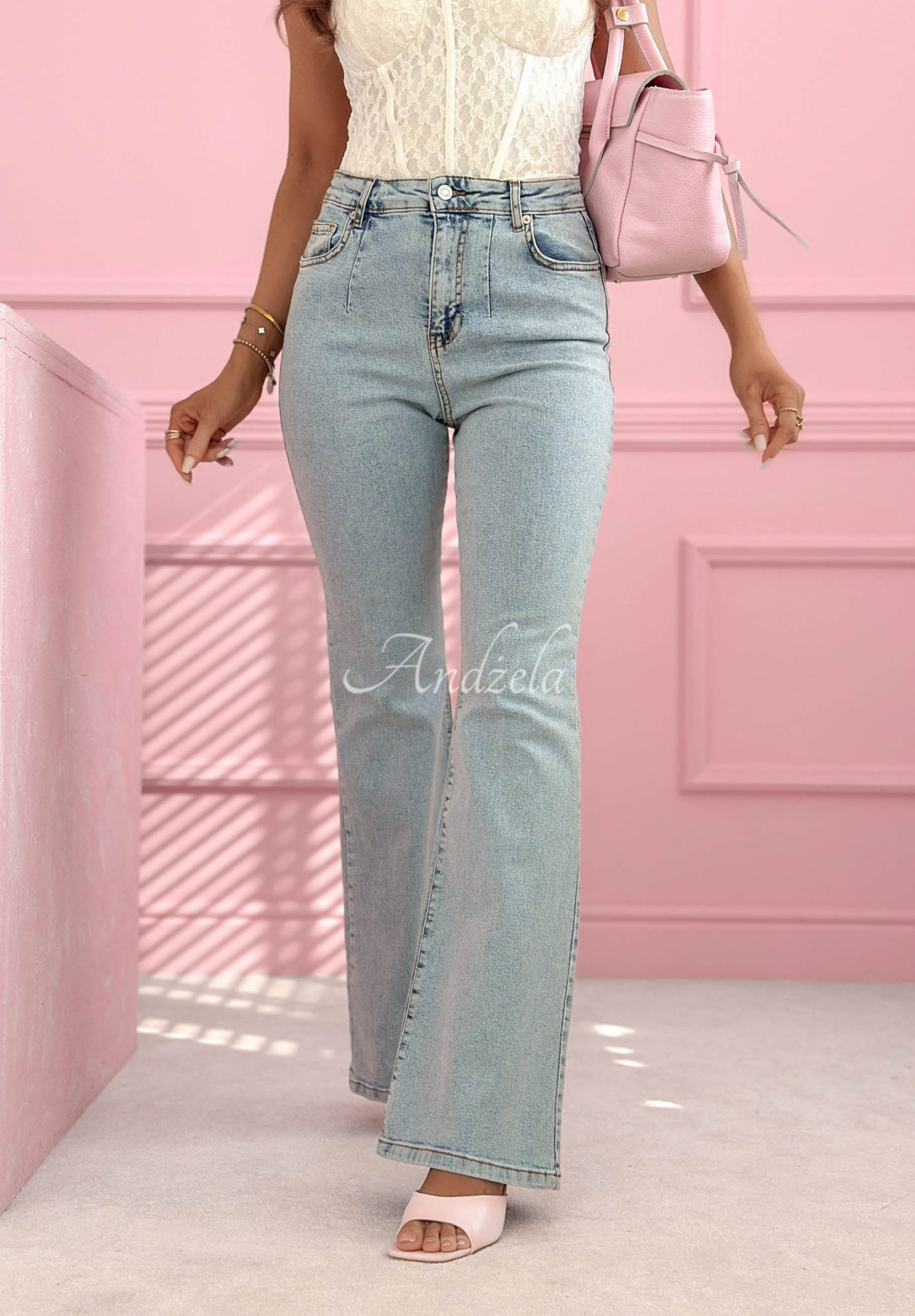 Blugi evazați Estrid