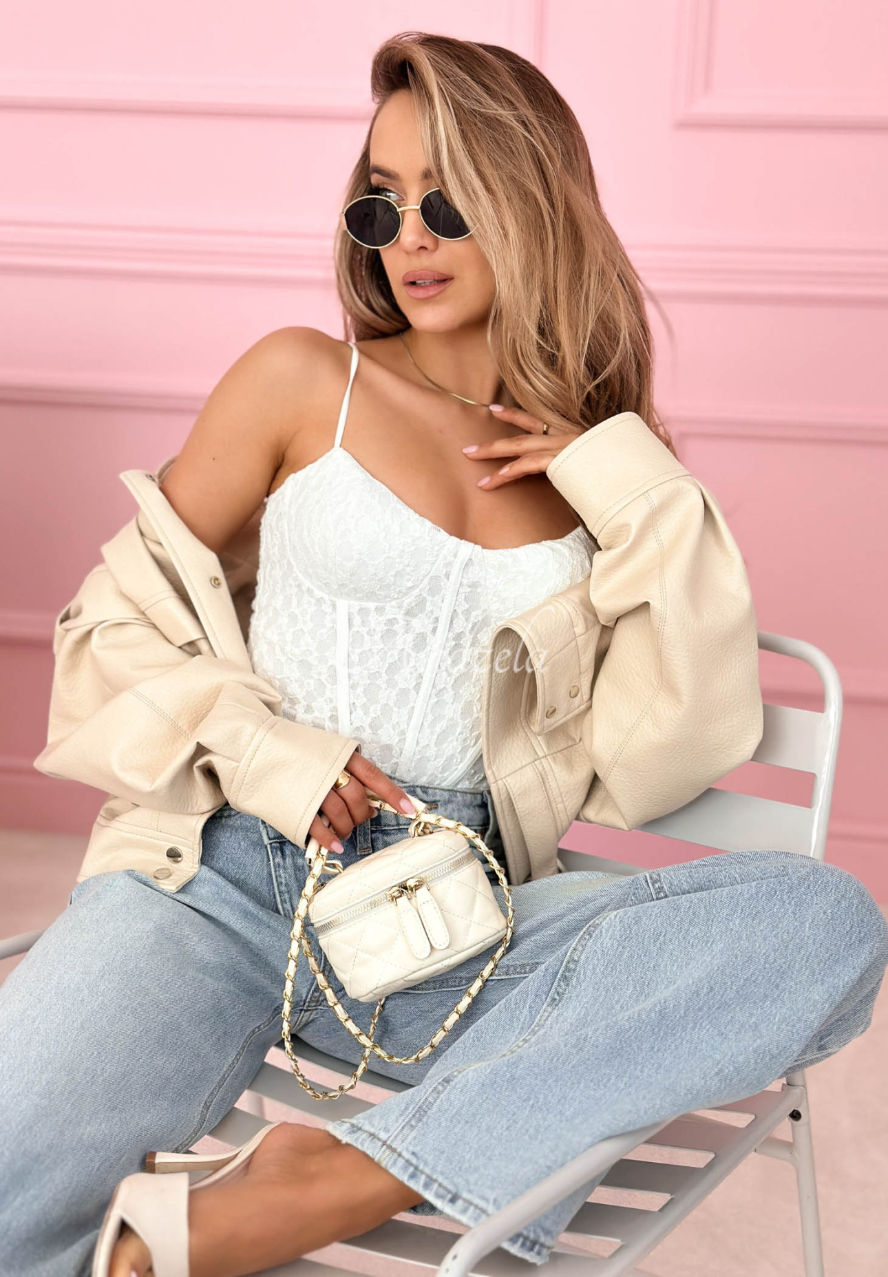 Top                         tip corset din dantelă cu bretele Sunny Lace