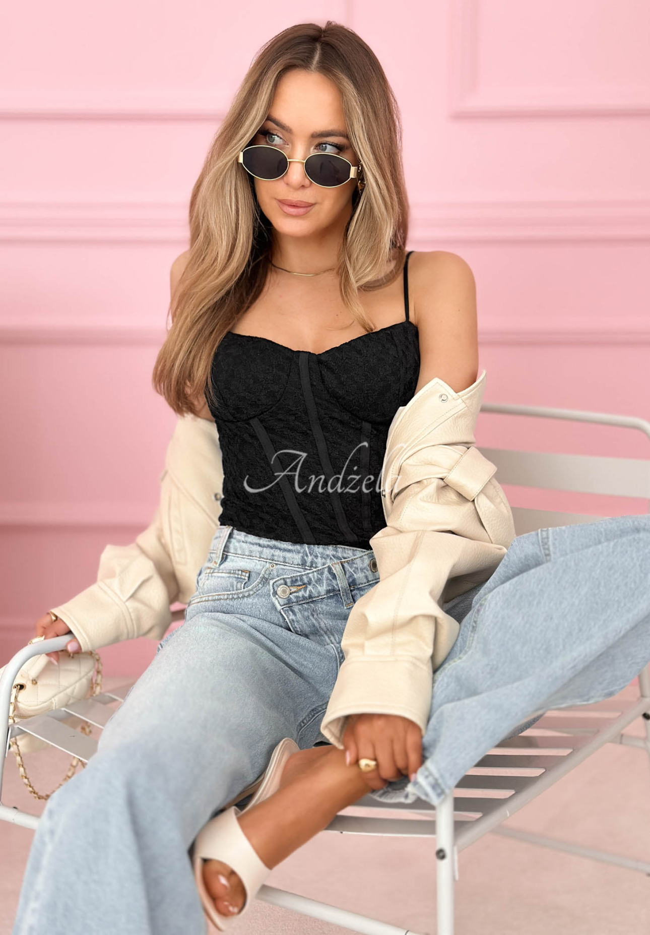 Top                       tip corset din dantelă cu bretele Sunny Lace