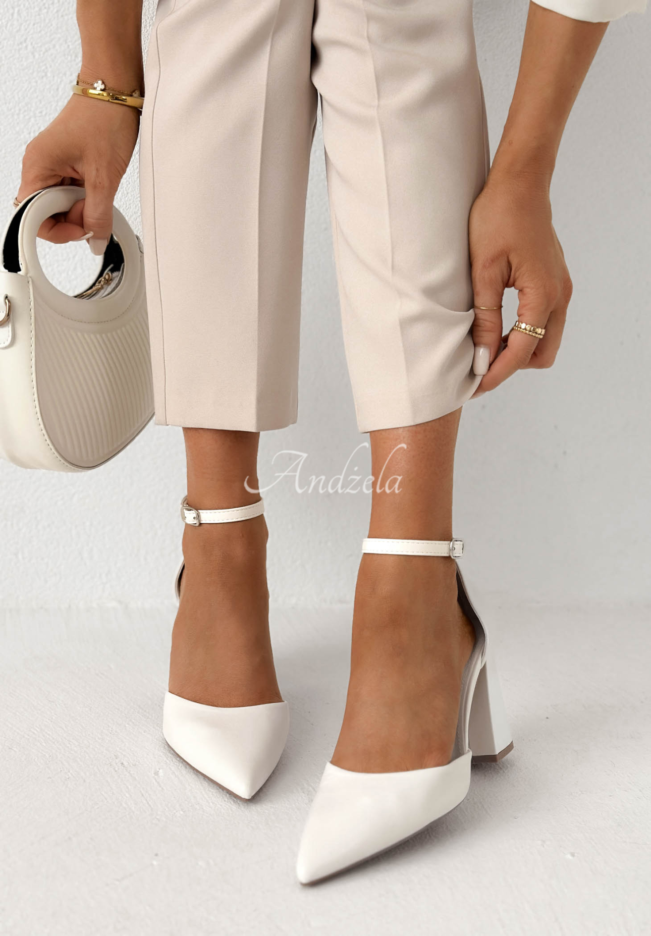 Sandale din piele cu toc gros Nefertiti