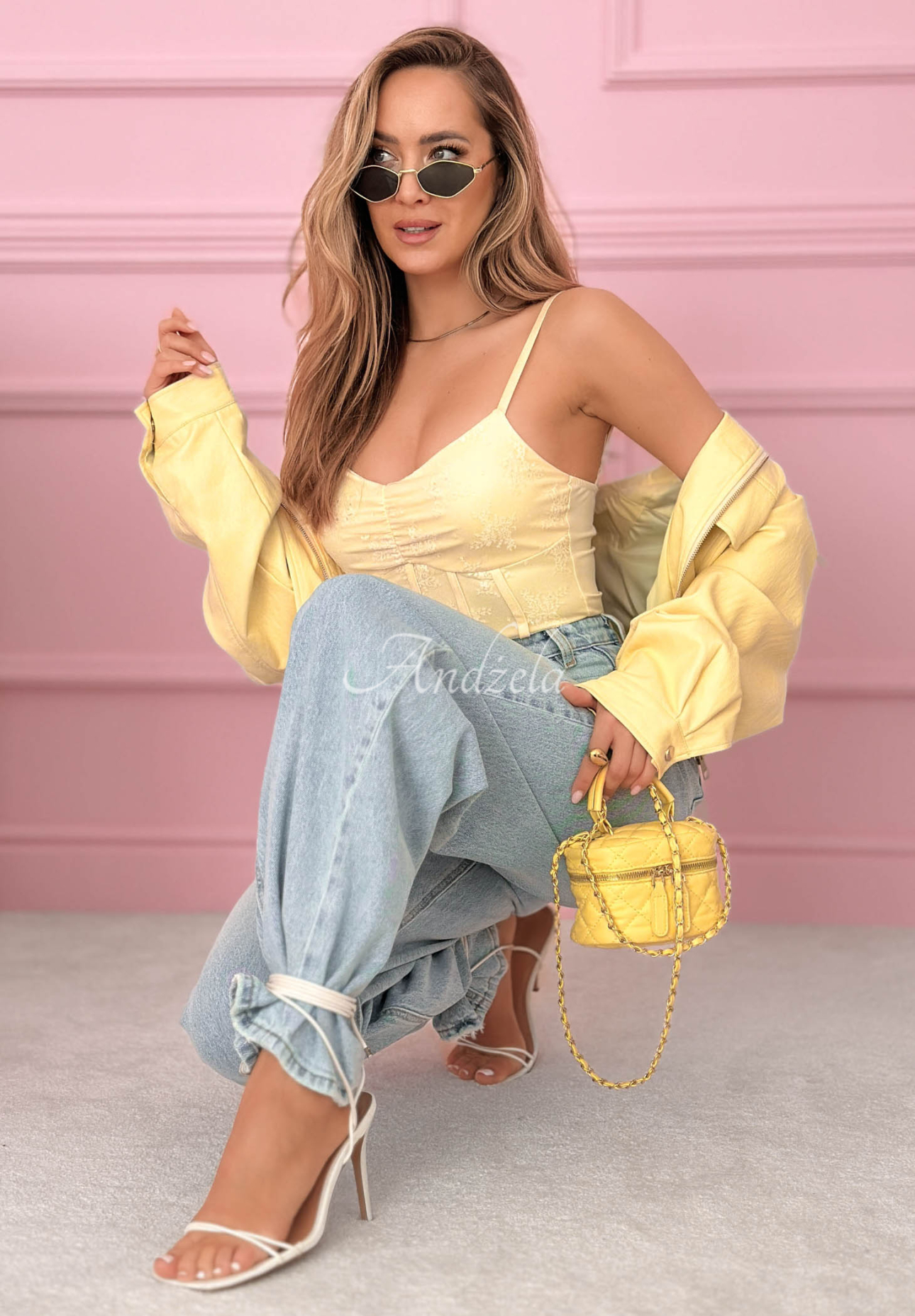 Top         tip corset cu bretele Hello Beautiful