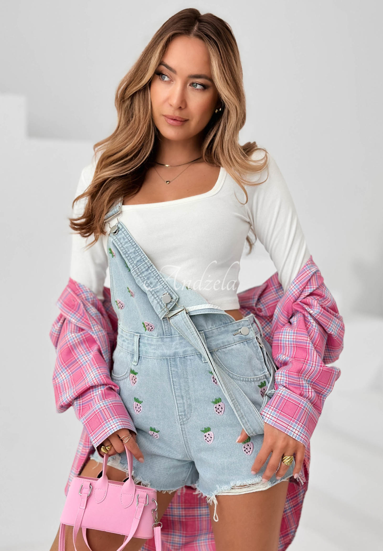 Salopetă scurtă din denim cu imprimeu căpșuni Sweet Berry