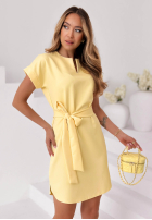 Elegancka Rochie z paskiem Simply Elegant bananowa