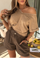 Tricou z dekoltem Venali camel