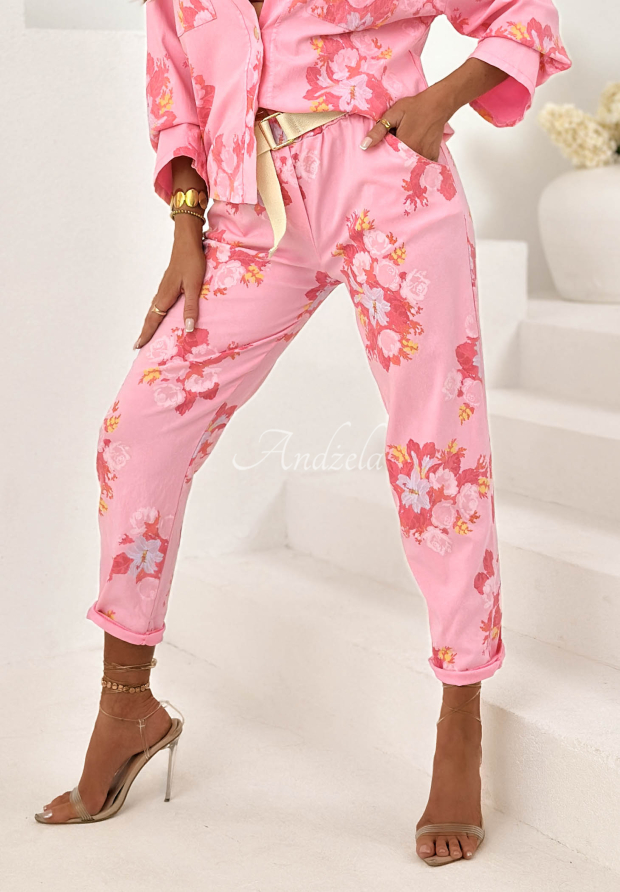 Kwieciste Pantaloni mom fit z paskiem Sunny Blossom roz