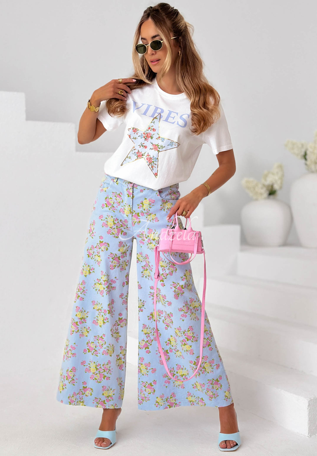 Blugi tip wide leg cu imprimeu floral Flower Vibes