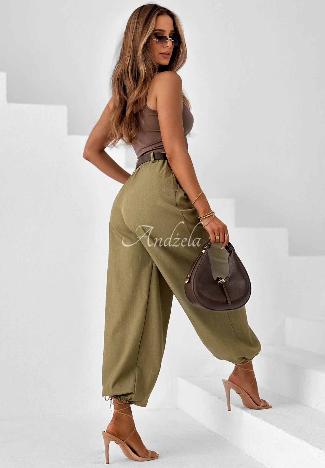 Pantaloni eleganți tip jogger cu curea Desert City
