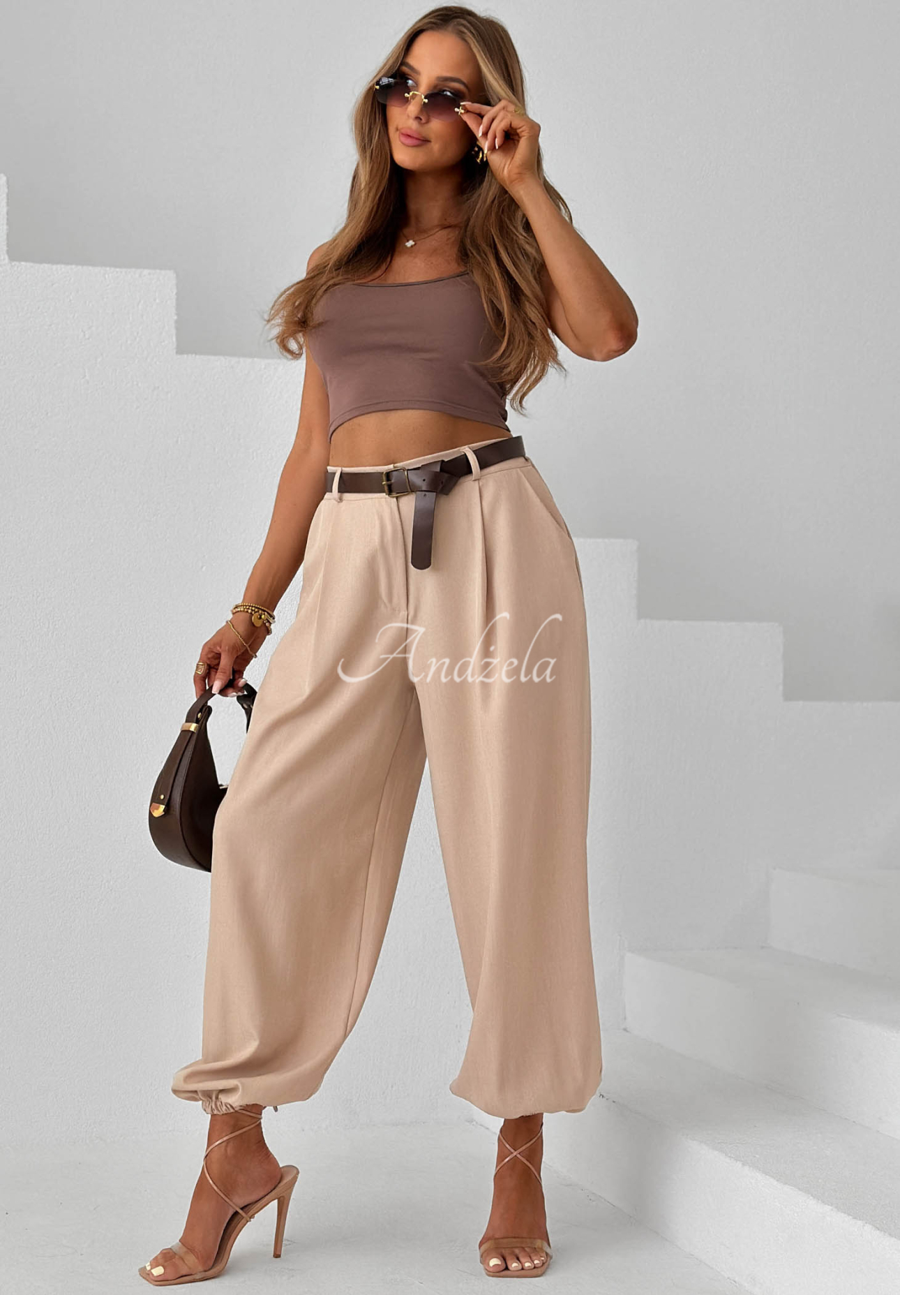 Pantaloni eleganți tip jogger cu curea Desert City