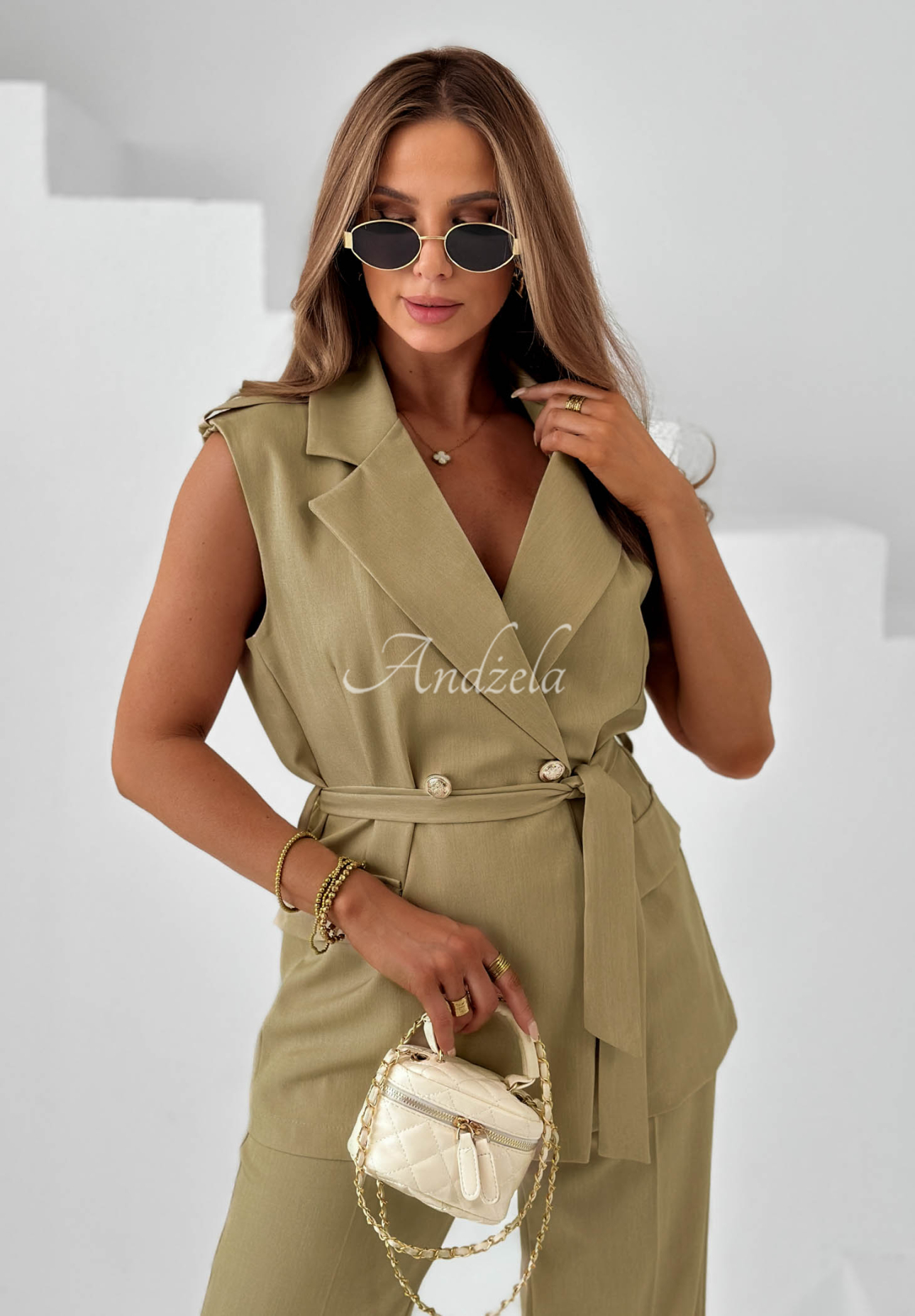 Vestă elegantă cu curea Sand Muse