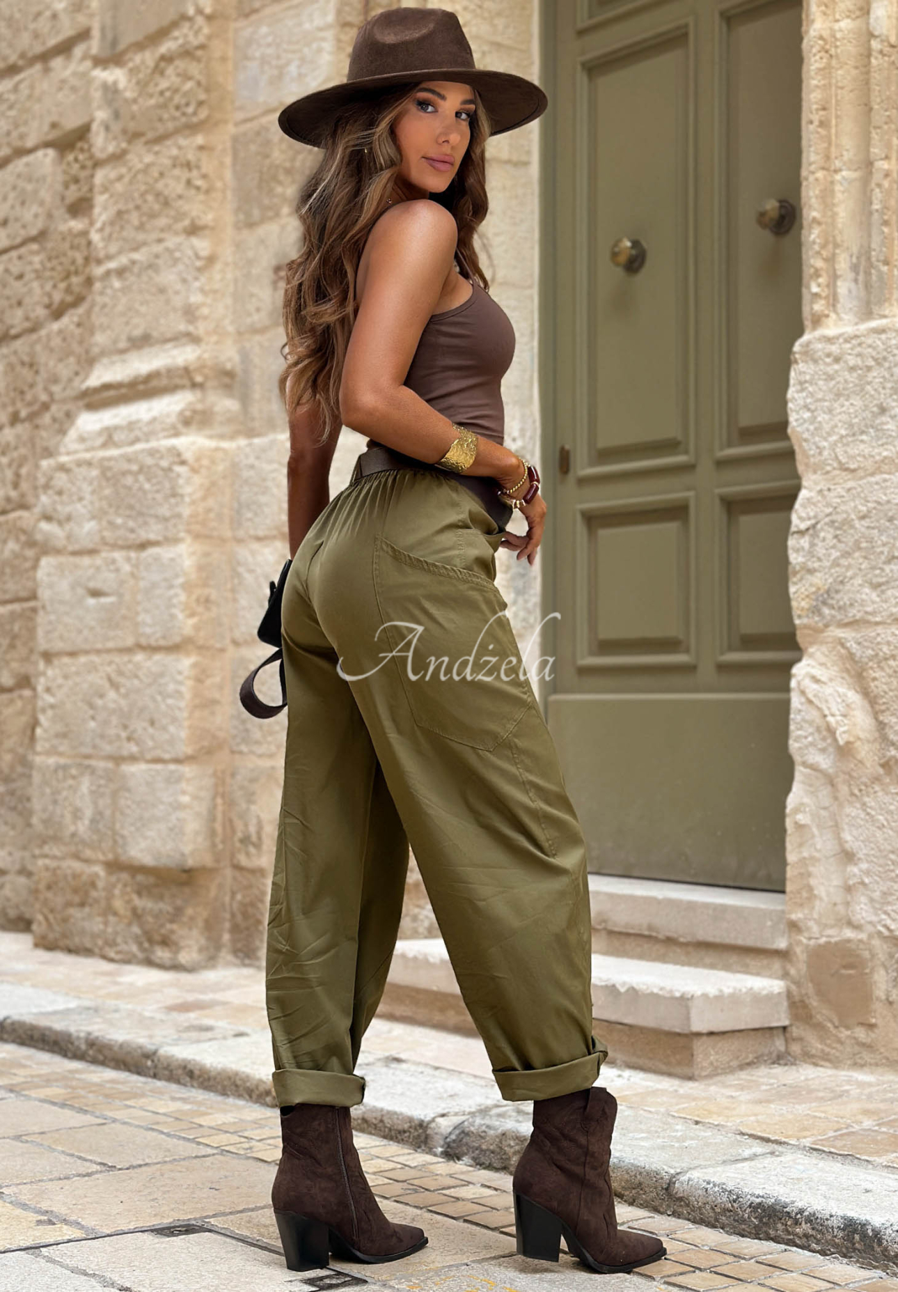 Pantaloni banana din bumbac cu curea Sun Palm