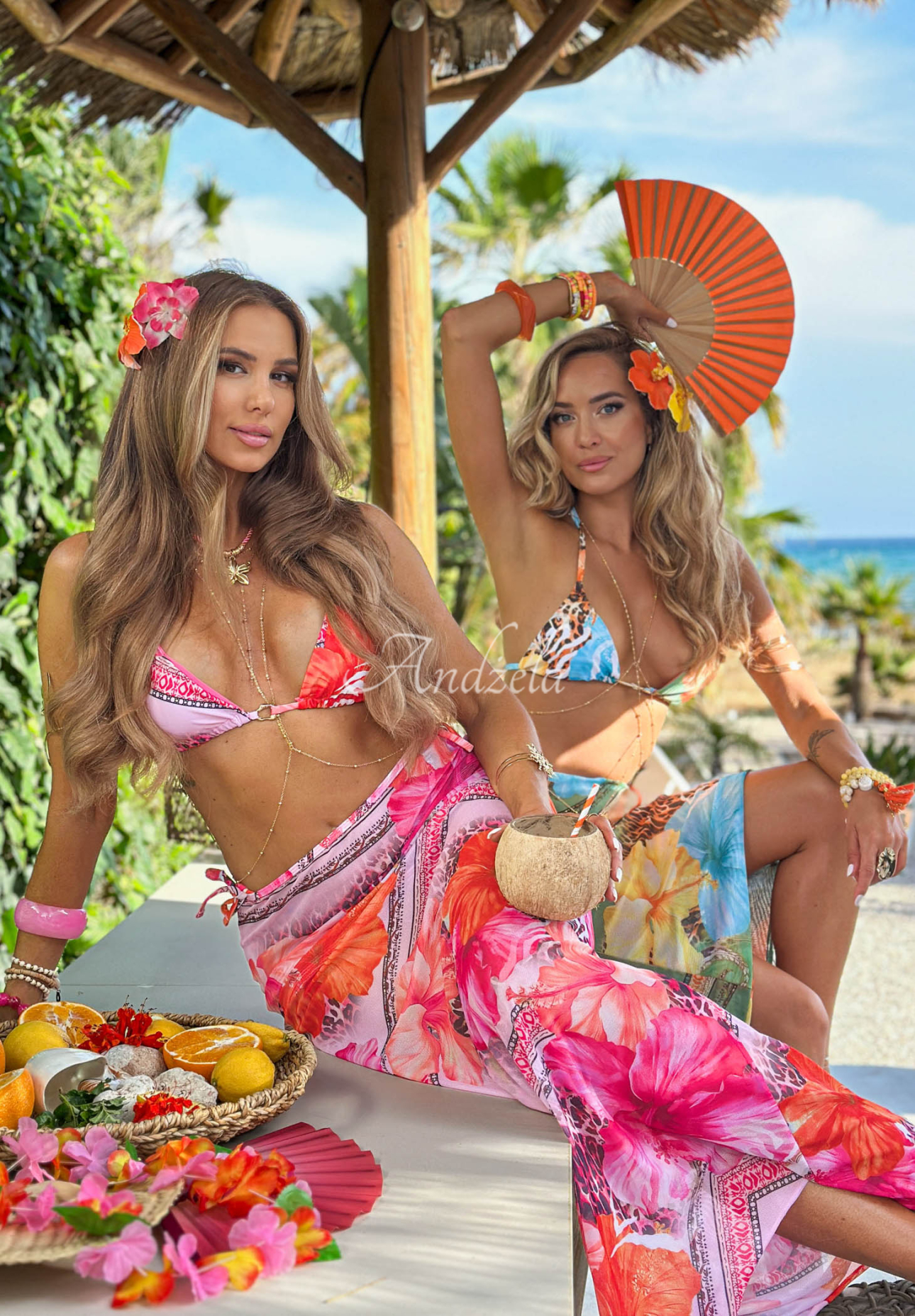 Set de plajă format din costum de baie din două piese și pareo cu imprimeu Mermaid Kiss