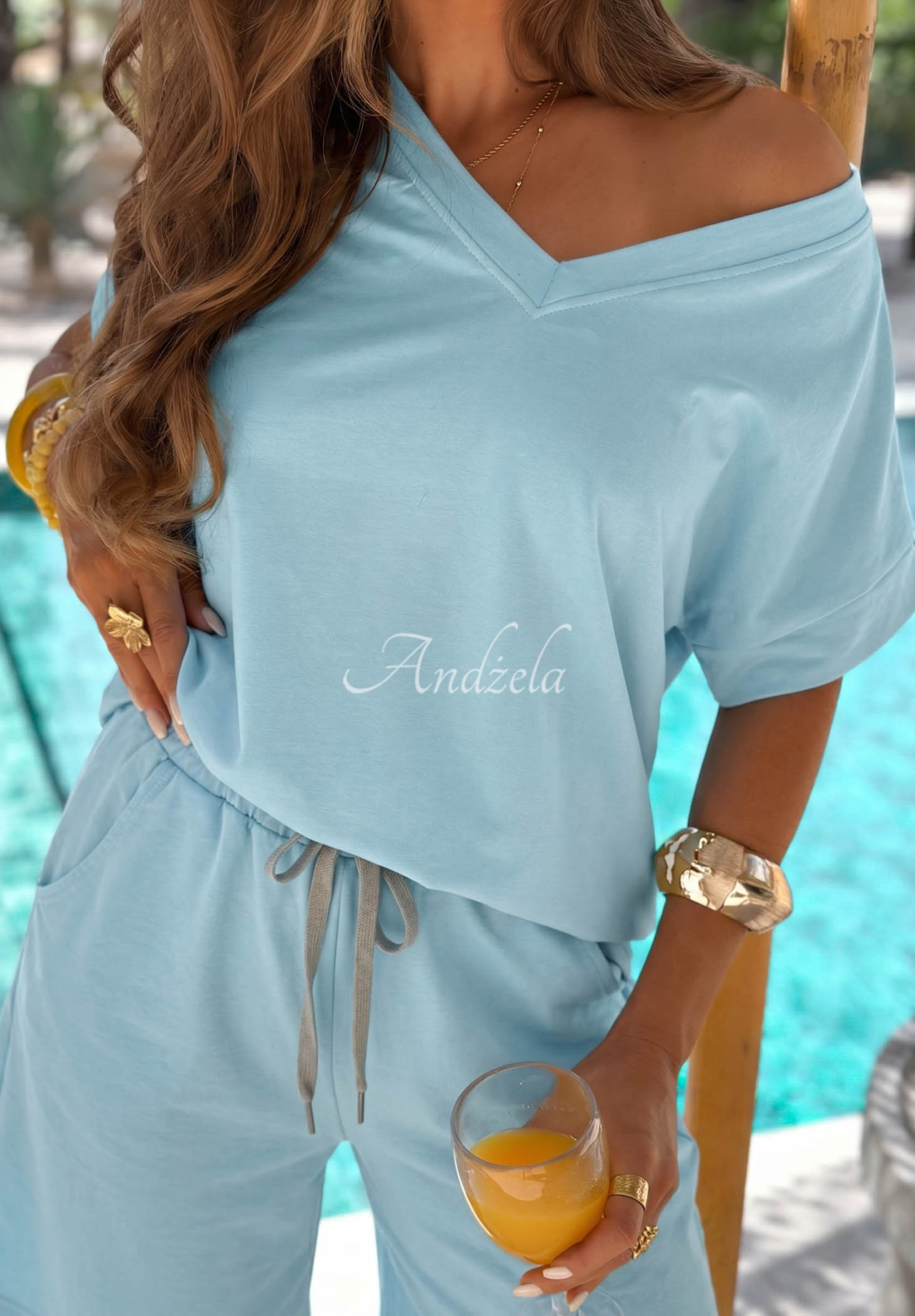 Set din bumbac cu tricou cu decolteu și pantaloni scurți sport Manella