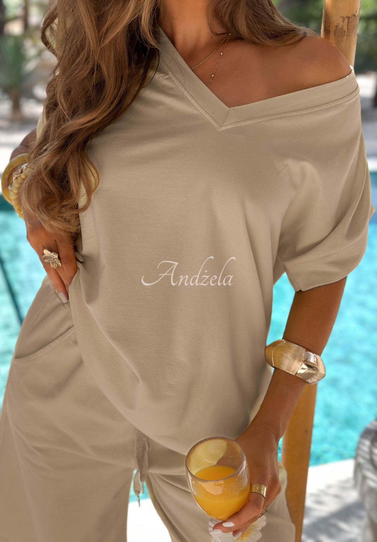 Set din bumbac cu tricou cu decolteu și pantaloni scurți sport Manella