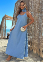Rochie maxi z lyocellu na ramiączkach z chokerem z różą Rosa Blu albastru deschis