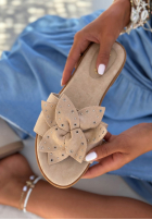zamszowe Șlapi z kokardką i ćwiekami Deneris camel