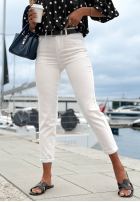 Pantaloni din denim mom fit z paskiem Time Passes ecru