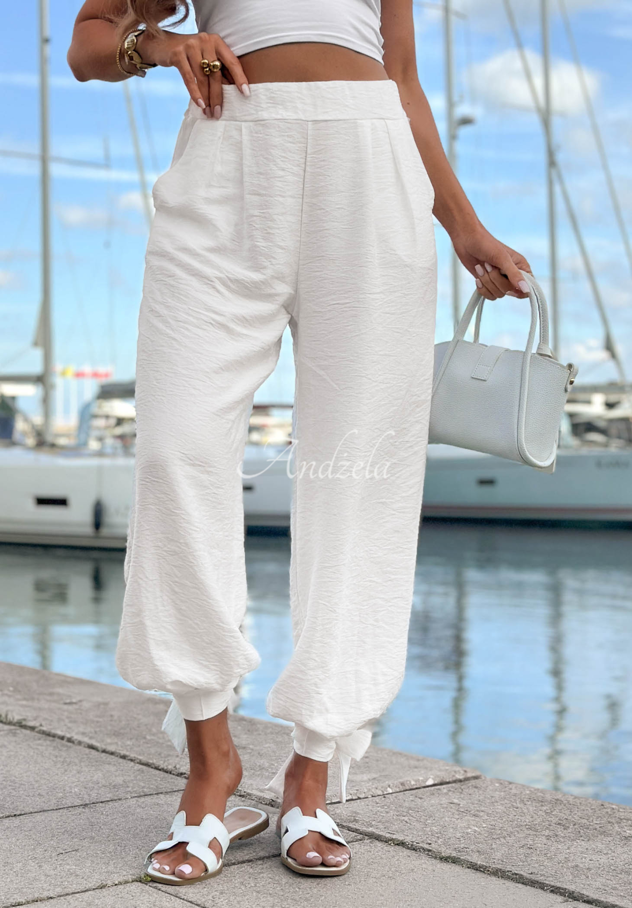 Pantaloni din viscoză cu legare în partea de jos Answear