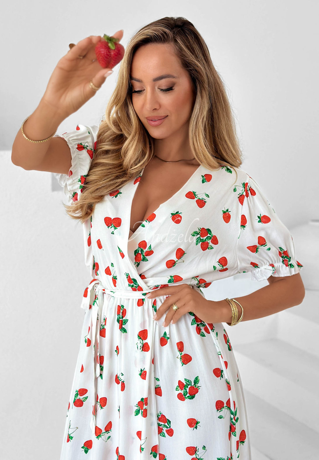 Rochie midi din viscoză cu curea și imprimeu cu căpșuni Strawberry Kiss