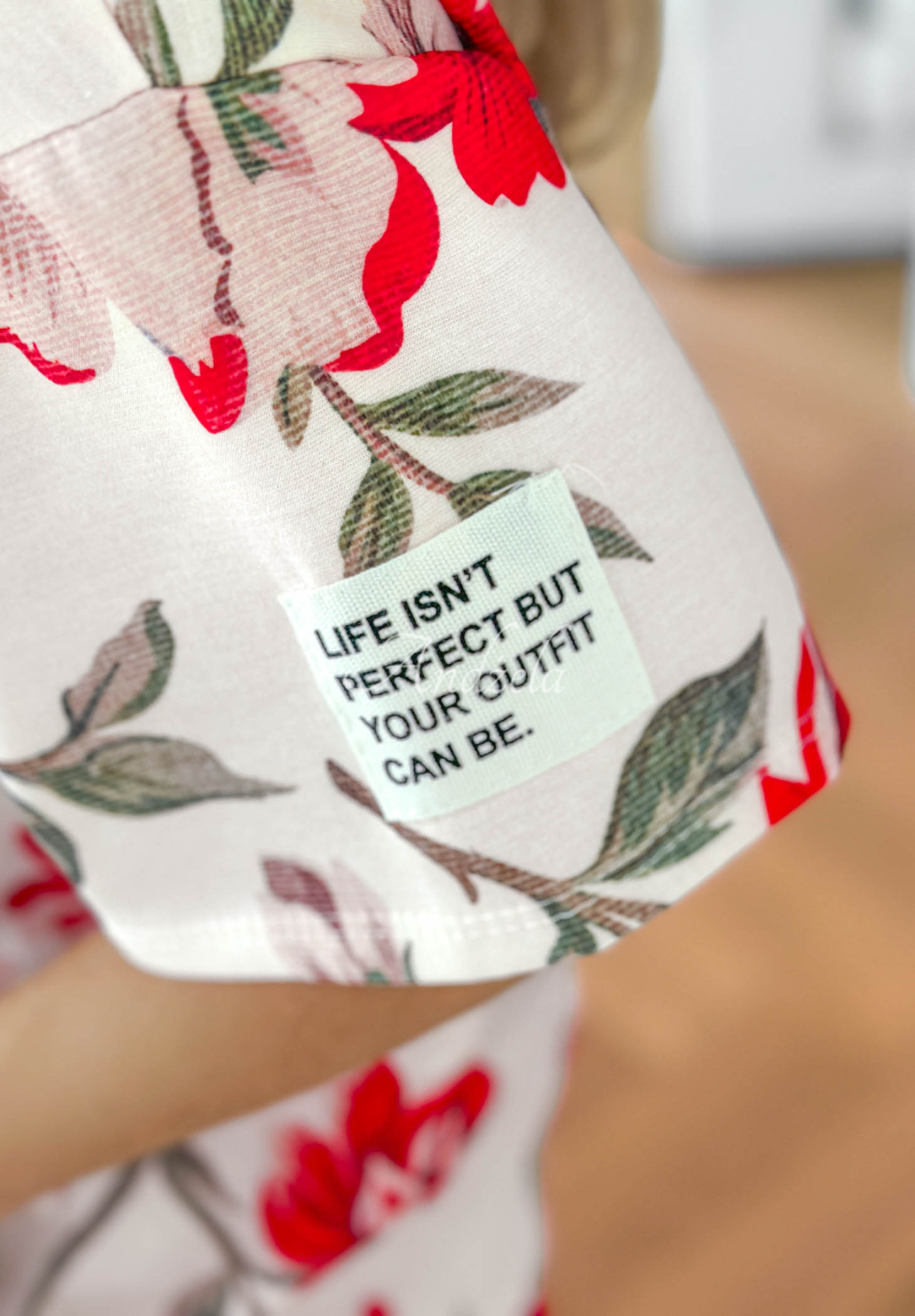 Set format din bluză și pantaloni din viscoză cu imprimeu floral Endless Day