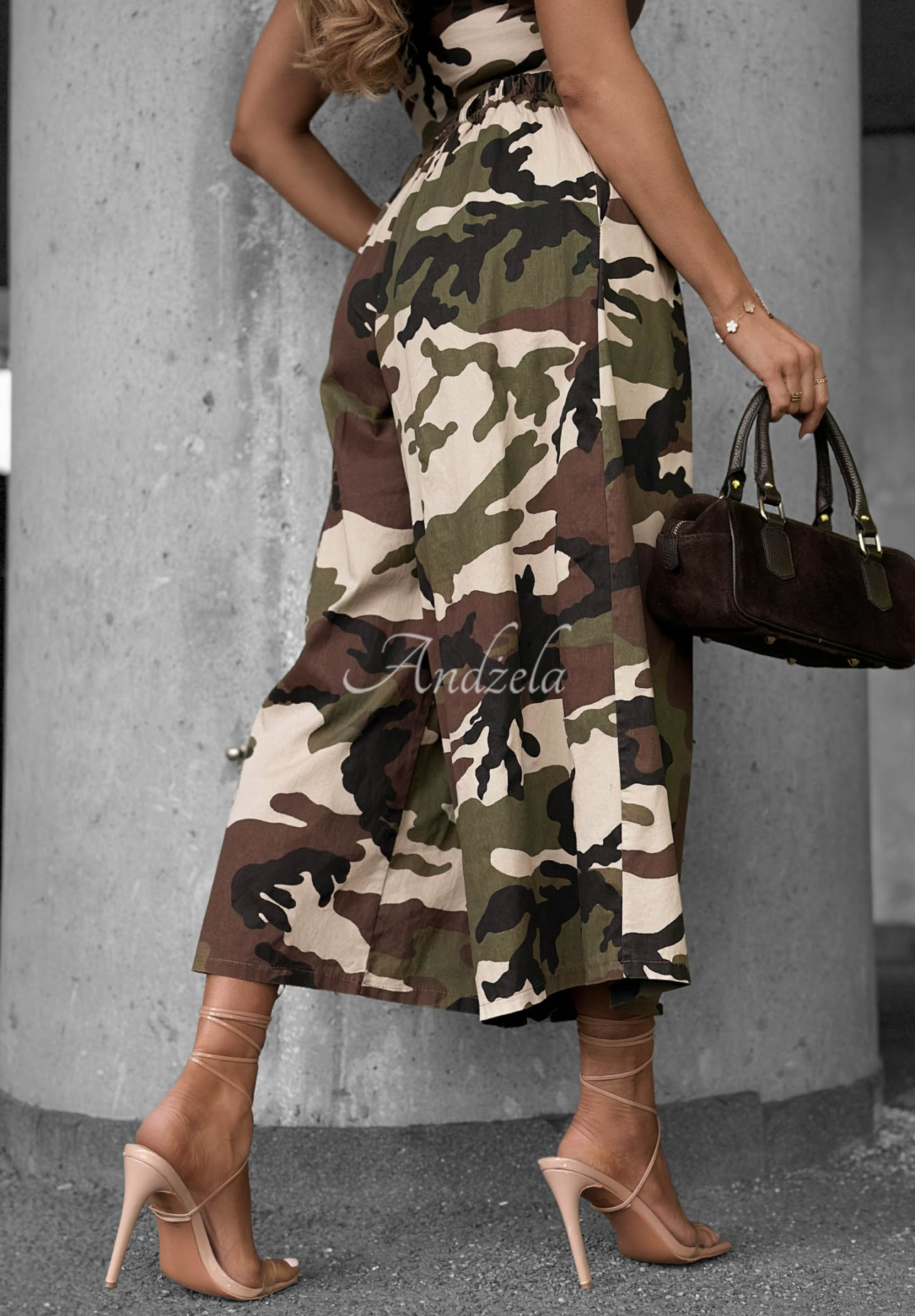 Pantaloni din material textil wide leg cu pliuri și imprimeu camuflaj Wild Energy