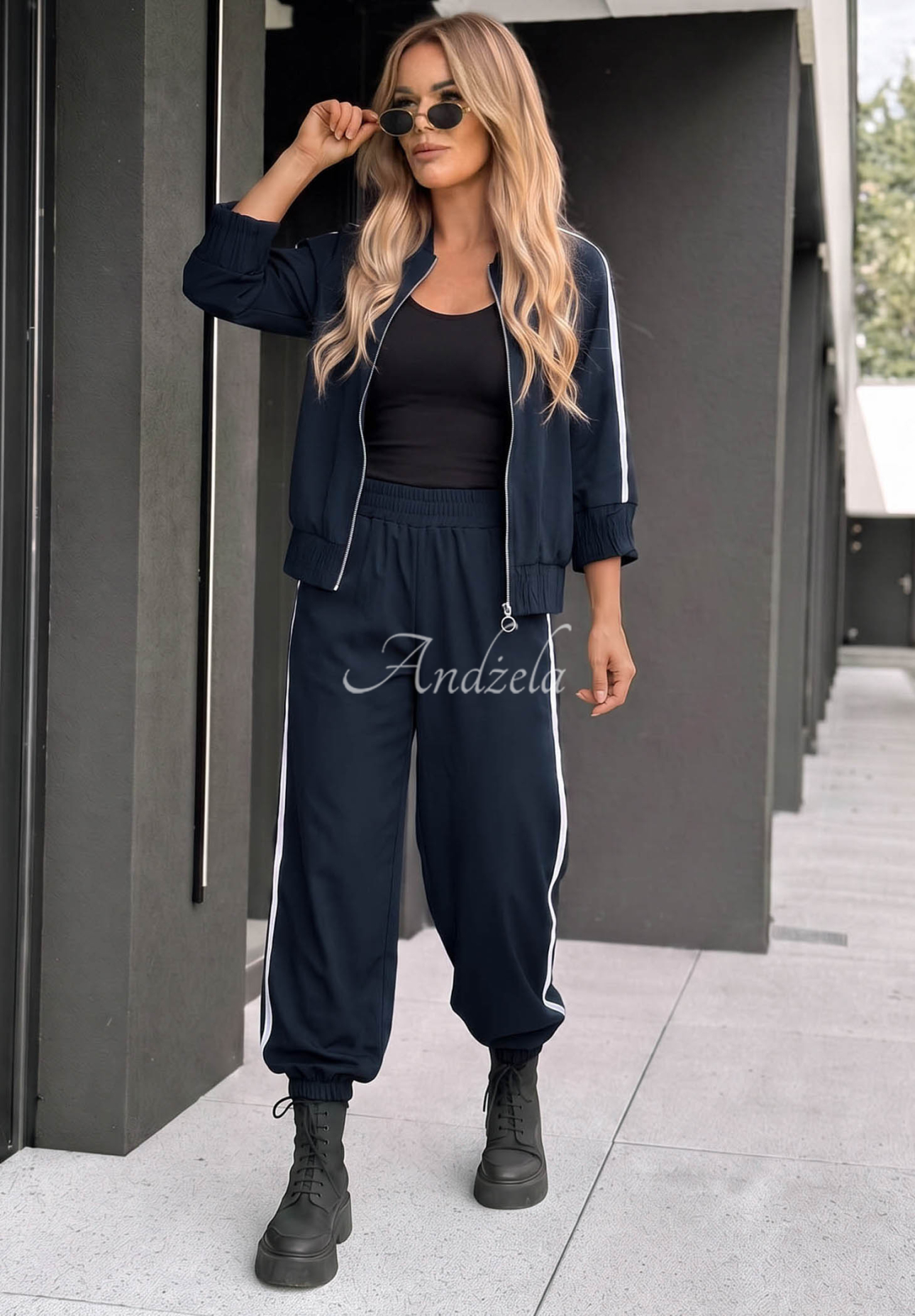 Compleu din bumbac cu jachetă și pantaloni cu lampasuri Unbelievable