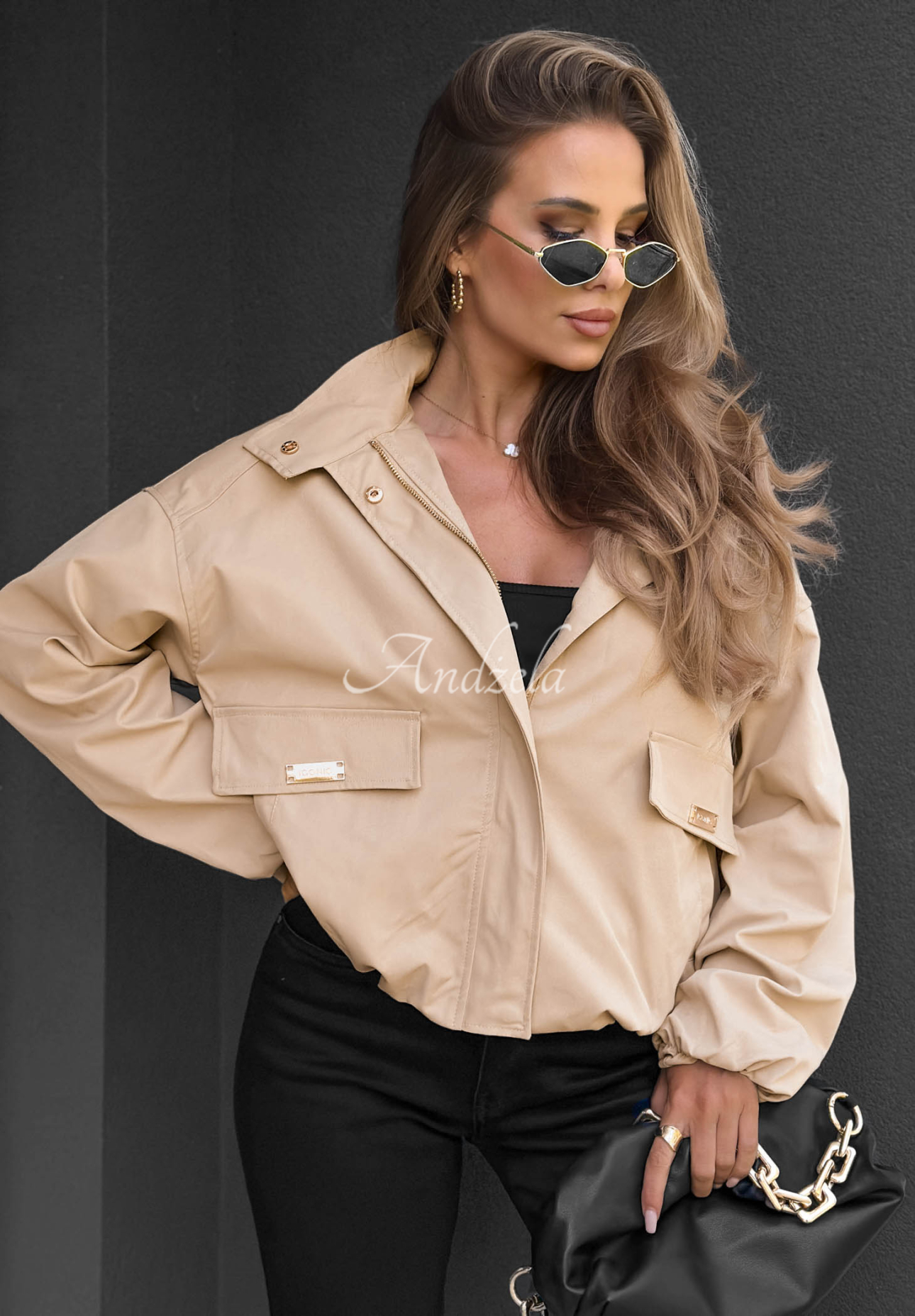 Geacă scurtă tip bomber cu glugă Street Chic