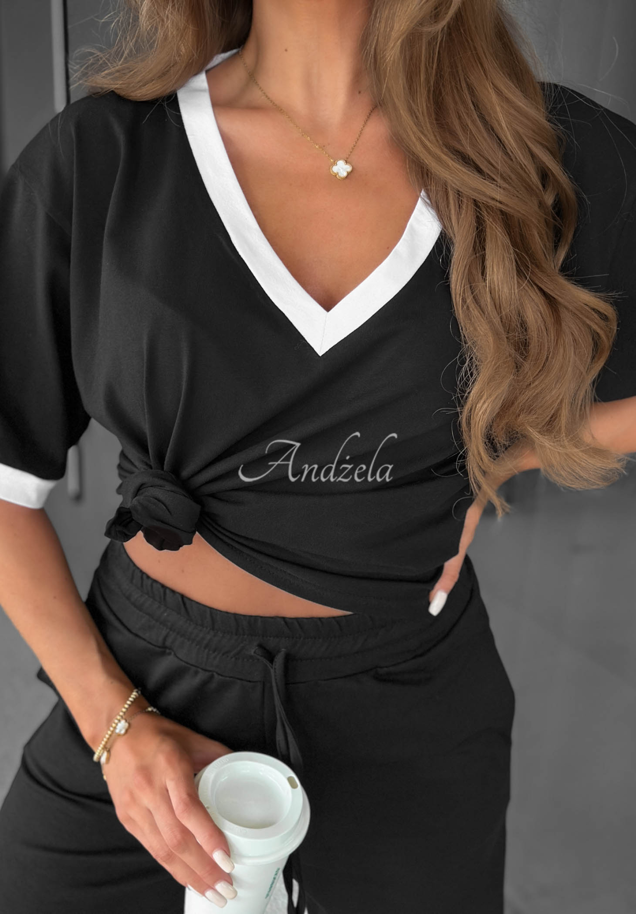 Tricou din bumbac cu decolteu în V Perfect Basic