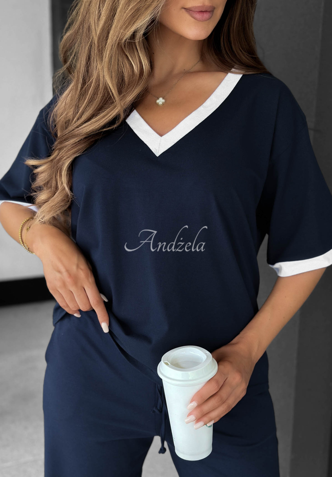Tricou din bumbac cu decolteu în V Perfect Basic