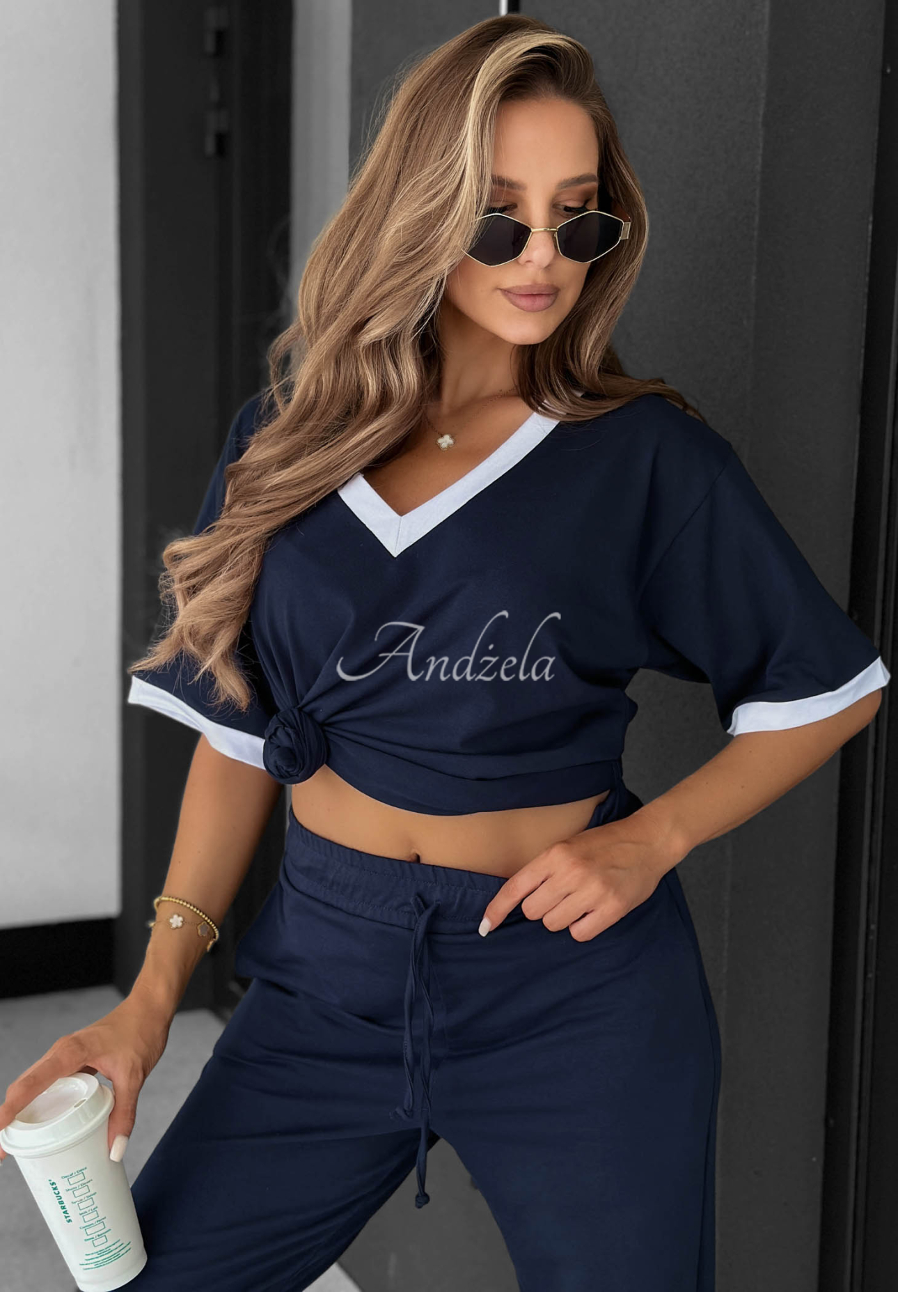 Tricou din bumbac cu decolteu în V Perfect Basic