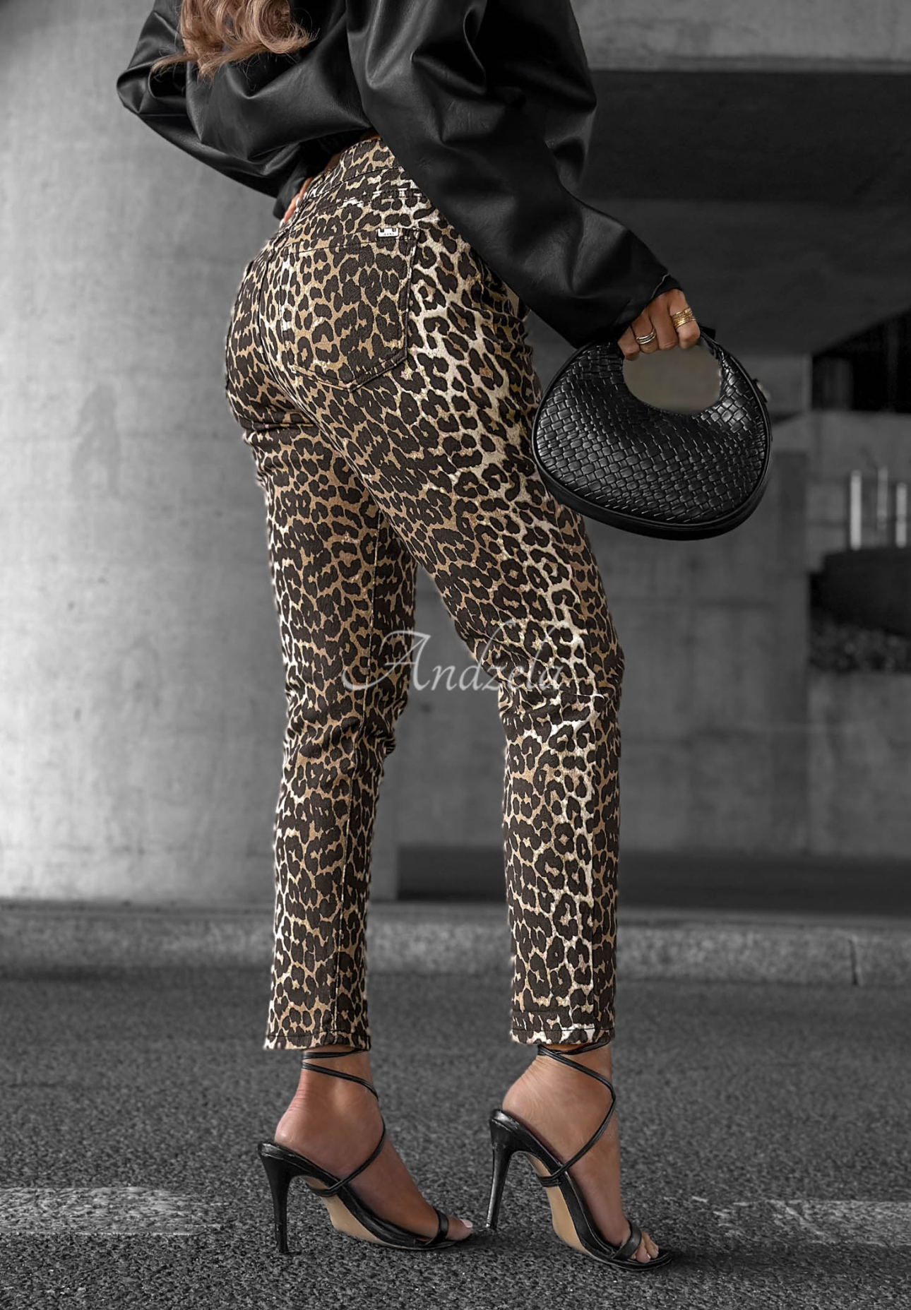 Blugi mom fit cu imprimeu leopard Wild Dream
