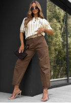 Pantaloni din denim balloon z paskiem True Feeling ciocolatii