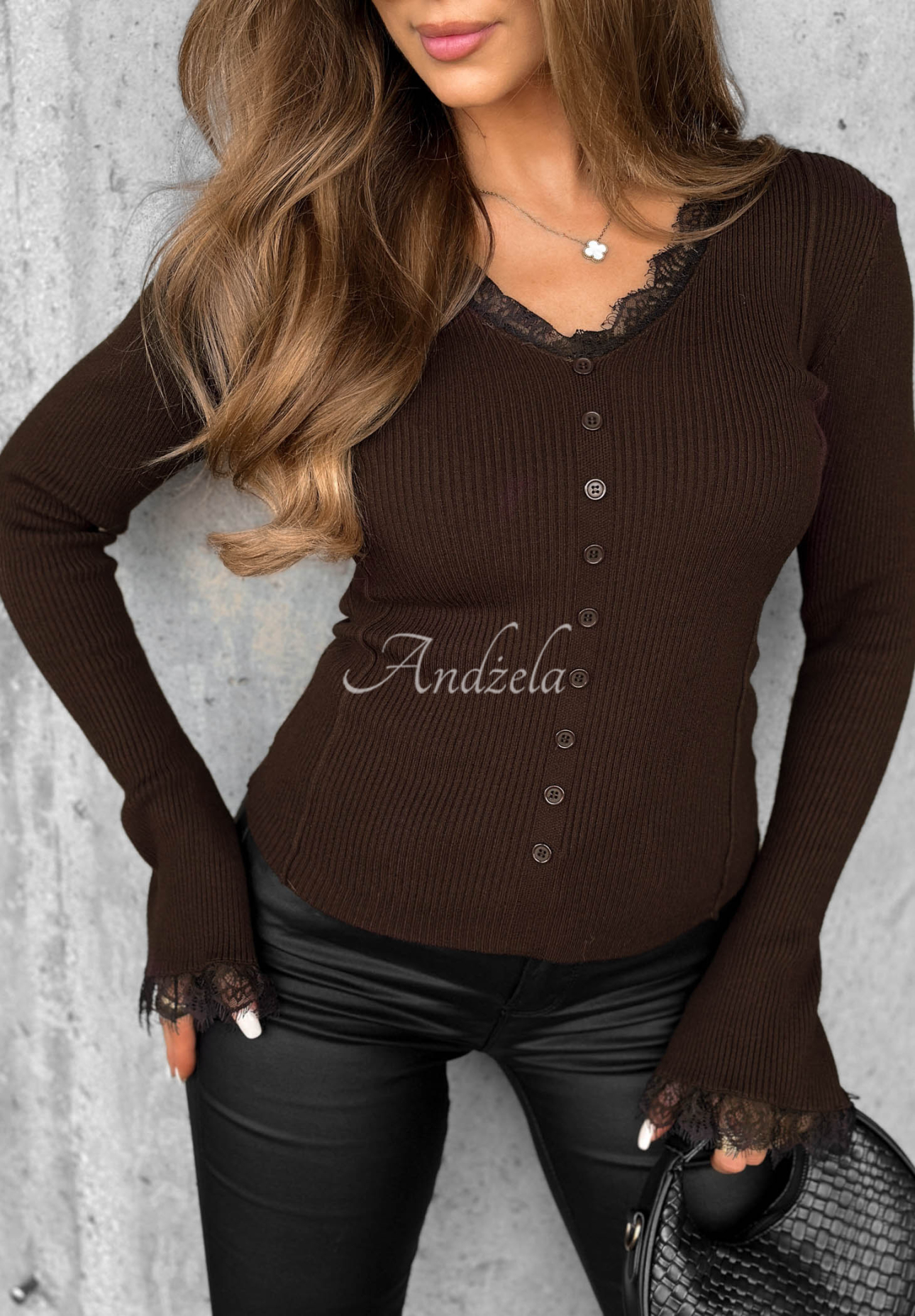 Bluză din vâscoză cu striații, dantelă și mâneci largi Velvet Charm
