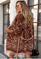 Długi Cardigan oversize z frędzlami cu modele Autumn Goddess ciocolatiu
