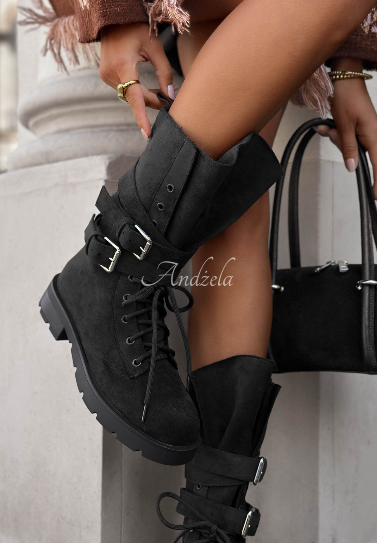 Botine tip bocanci din piele întoarsă cu catarame Modern Walk