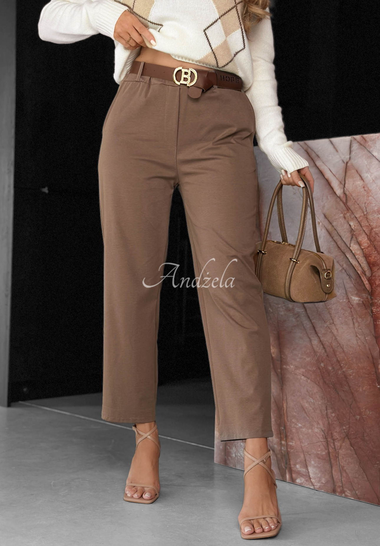 Pantaloni mom fit din bumbac cu viscoză și curea Urban Grace