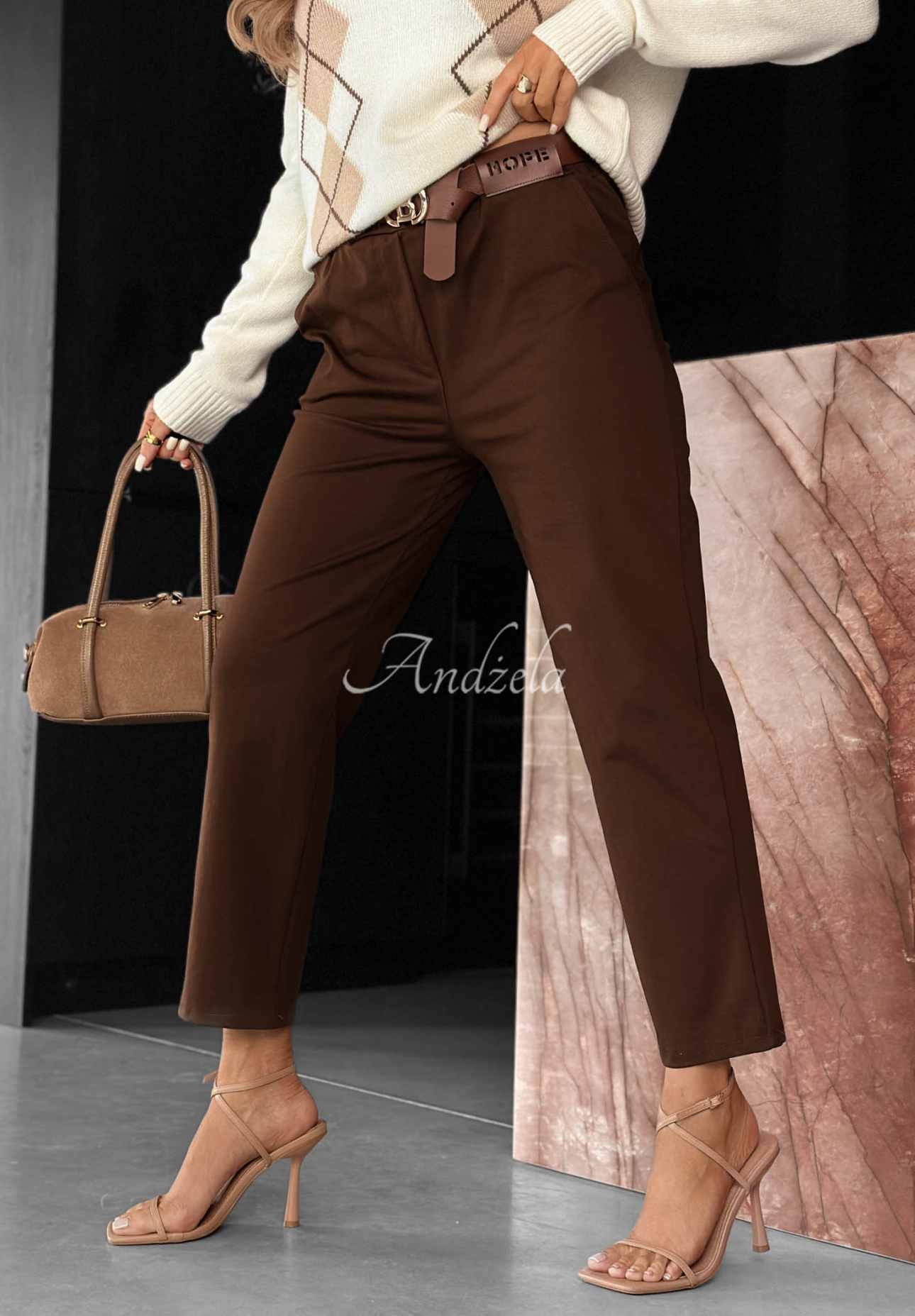 Pantaloni mom fit din bumbac cu viscoză și curea Urban Grace