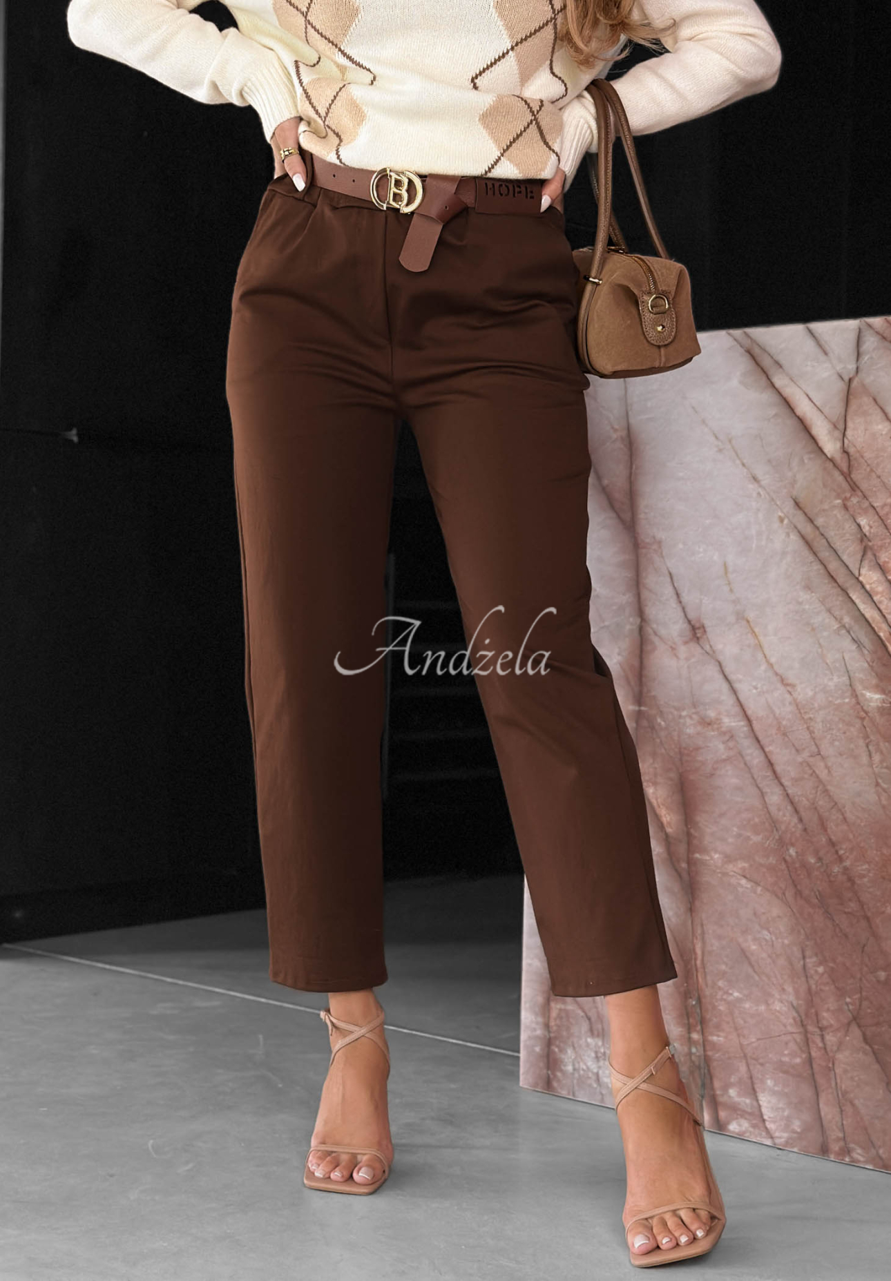 Pantaloni mom fit din bumbac cu viscoză și curea Urban Grace