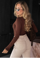 Prążkowane body longsleeve z rozpinanym dekoltem Chic Essence ciocolatii
