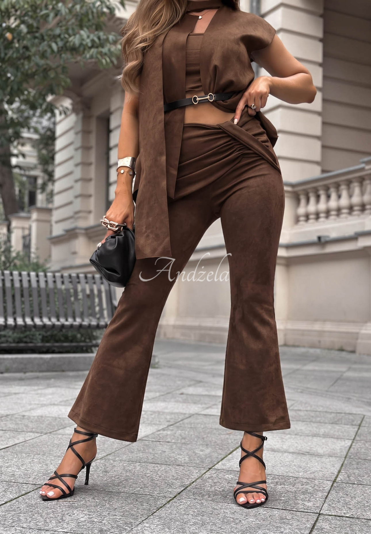 Set elegant din piele întoarsă cu vestă și pantaloni Autumn Atelier