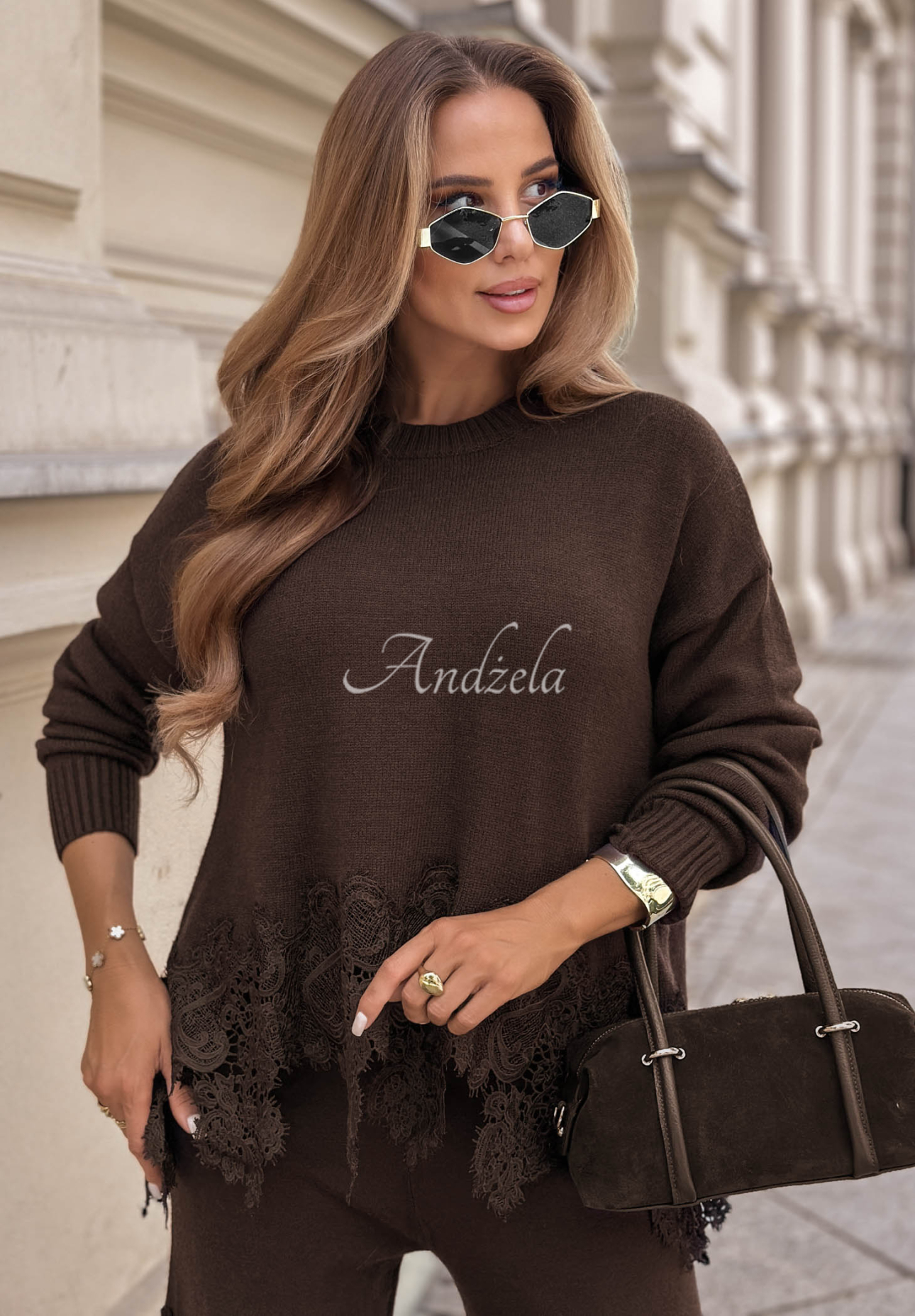 Pulover asimetric din viscoză cu dantelă Brown Sugar